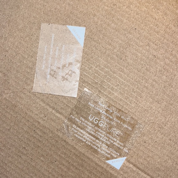 UGG Bailey Button Boot size 5 youth/6.5 women color light loden green. - Picture 10 of 13